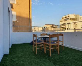 Hostel Bu93 - Tel Aviv - Balcony