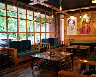 Hotel Pine Rock By Aventra Retreat - Mussoori - Restaurante