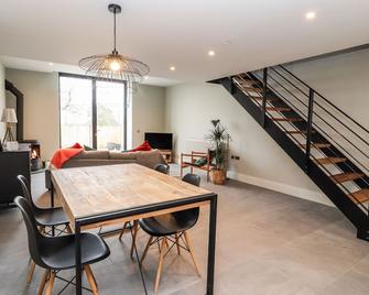 The Old Workshop - Denbigh - Eetruimte