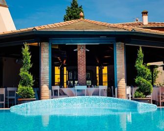 Hotel la Pietra restaurant - Fosdinovo - Pool