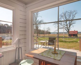 One-Bedroom Holiday Home In Larbro - Lärbro - Balkon
