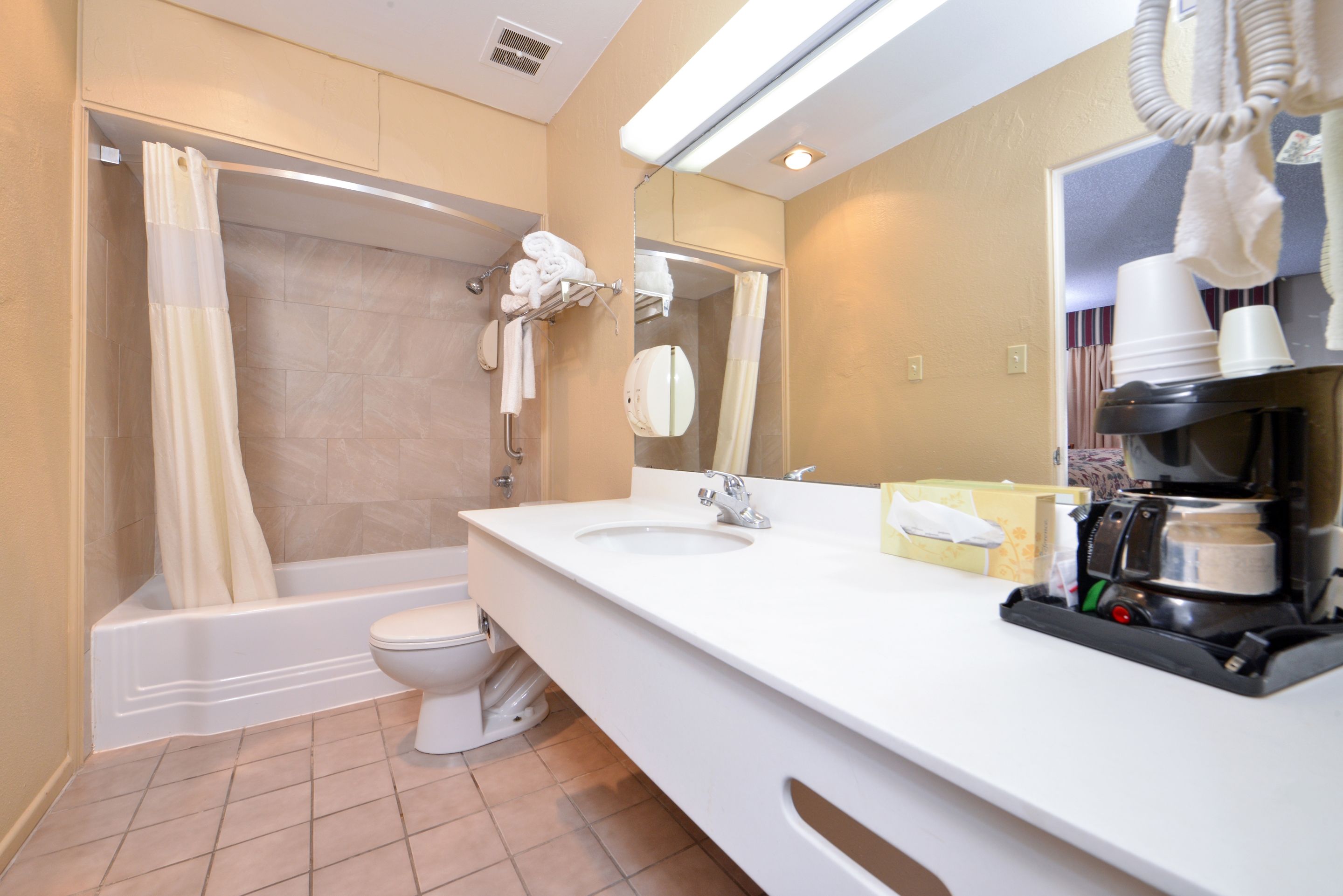 Americas Best Value Inn Lubbock East - Lubbock - Kamar Mandi