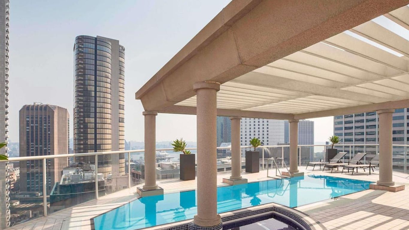 Mantra 2 Bond Street Sydney