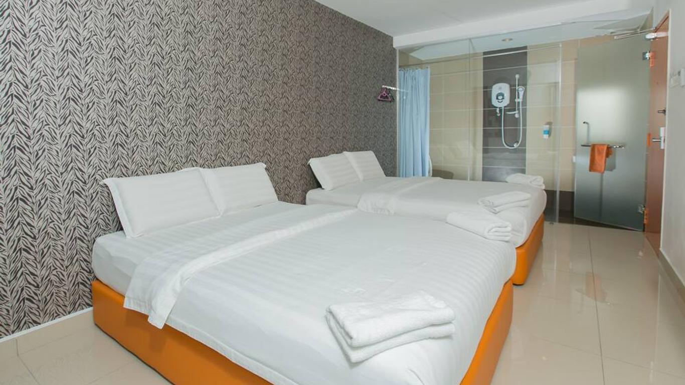 1 Hotel Mahkota Cheras