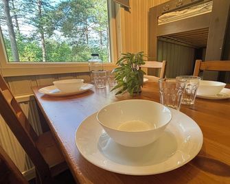 Hyltena Stugby - Jönköping - Essbereich