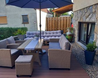 Apartment 'Reblaus' with Private Terrace and Wi-Fi - Markt Einersheim - Innenhof