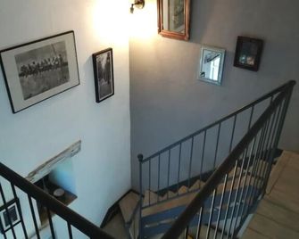 La Petite Maison - Laroque-Timbaut - Escaleras