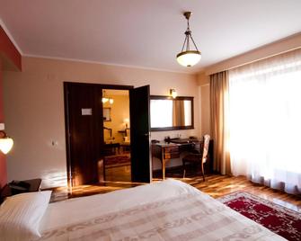 The Elite - Oradea's Legendary Hotel - Oradea - Bedroom