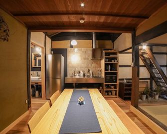 An old folk house in the back alley of a hot sprin / Oda Shimane - Oda - Comedor