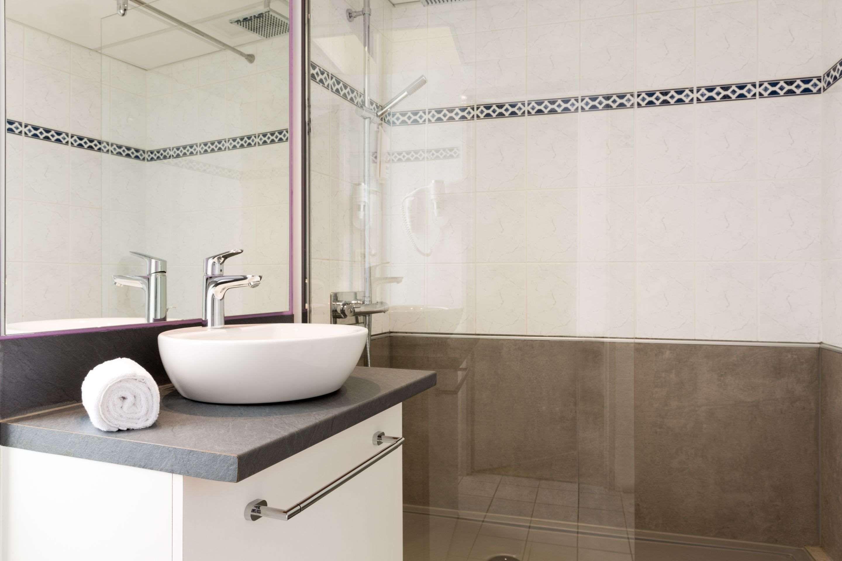 Brit Hotel Confort Nevers Centre Gare