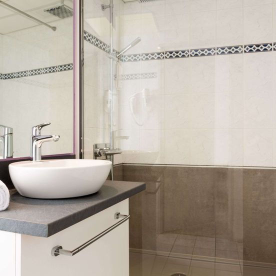 Brit Hotel Confort Nevers Centre Gare