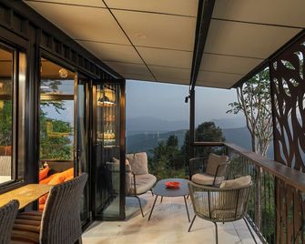 Cabane Treehouse Retreat with Mountain Views - Beechmont
