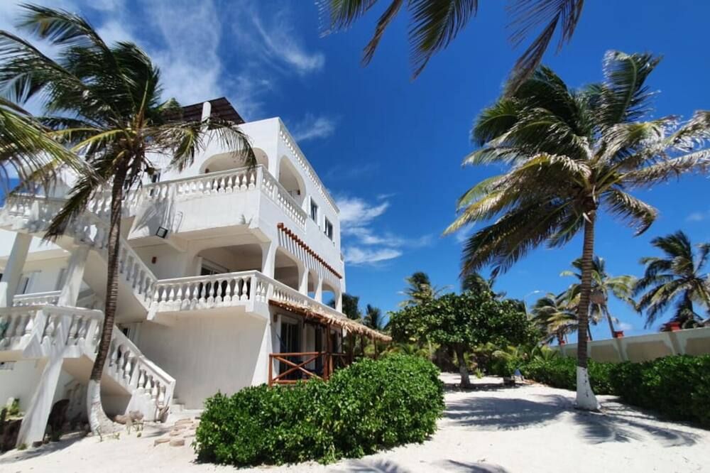 Permit- Beachfront Apartment (6 guests), Level 1 - Xcalak - Edificio