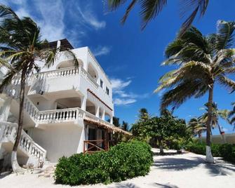 Permit- Beachfront Apartment (6 guests), Level 1 - Xcalak - Edificio
