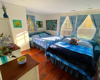 Country Carriage House Only 15 Min To Nyc Great For Families, Couples, Reunions - Englewood - Bedroom