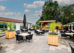 Welcoming chalet in Oostkapelle with garden - Oostkapelle - Pátio