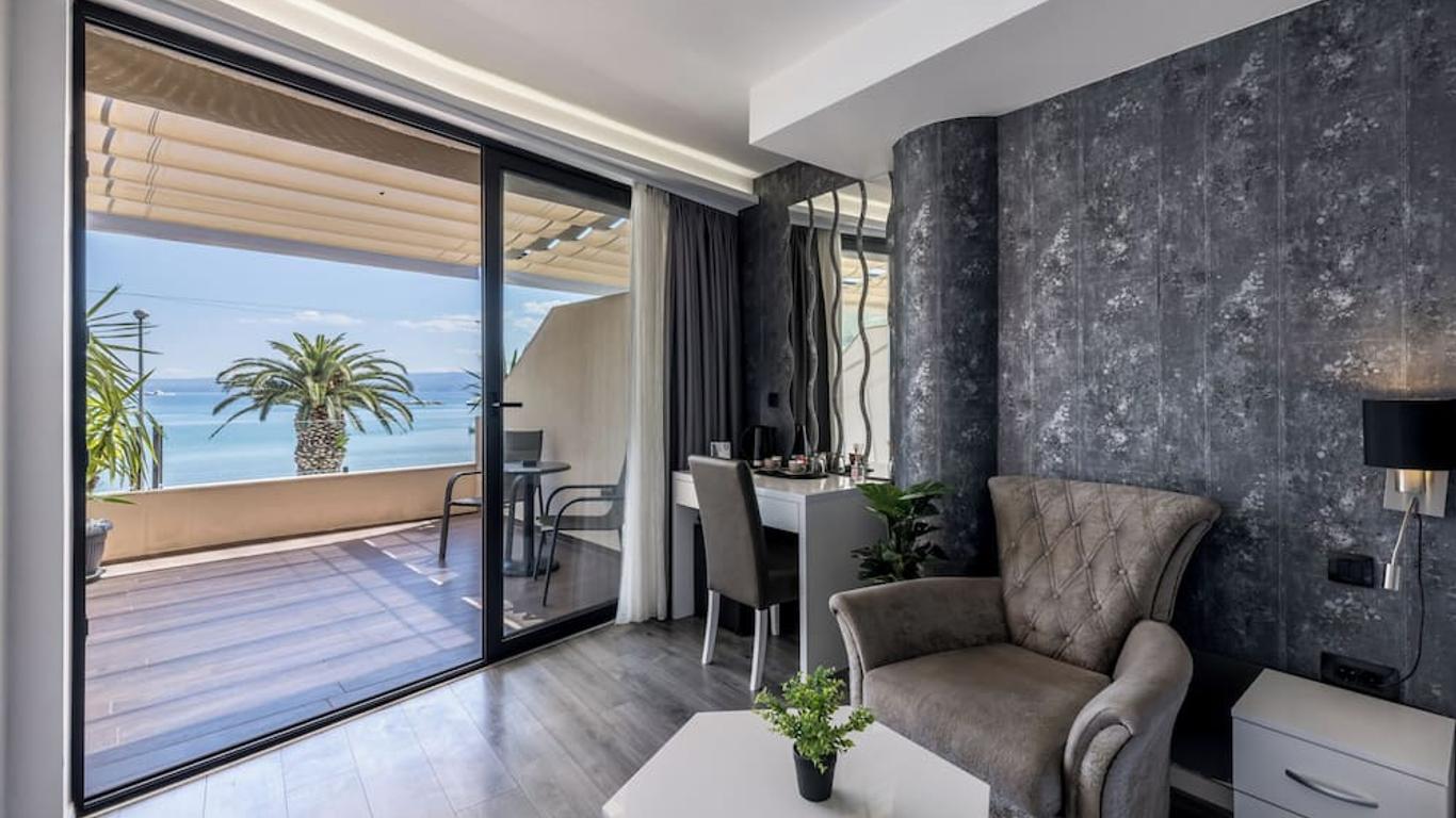 Luxury Rooms ''seven''