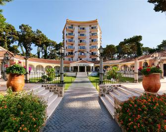 Aluasun Marbella Park - Marbella - Edificio
