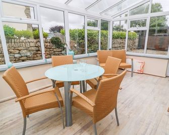 Mossley Cottage - Penzance - Dining room