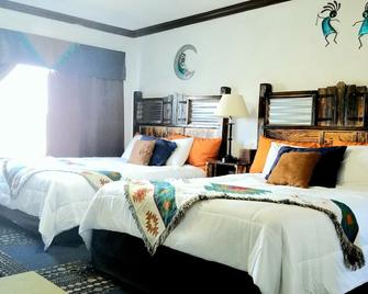Adobe Sands Motel - Panguitch - Bedroom