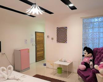 Hi-So Resort Hotel - Lop Buri - Sala de estar