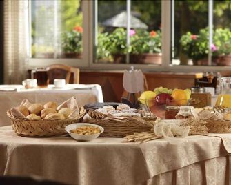 Hotel Lido - rooms & apartments - Molveno - Comida