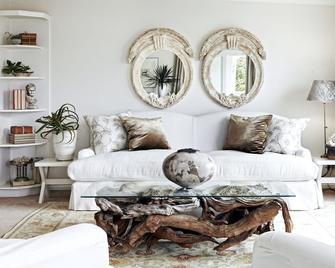 Leisure Isle Lodge - Knysna - Vardagsrum