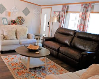 Large Home with Ample Space for Family and Groups - Louisville - Sala de estar