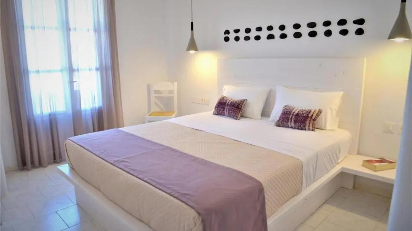 Moraitis Studios Dioni Lux Inn