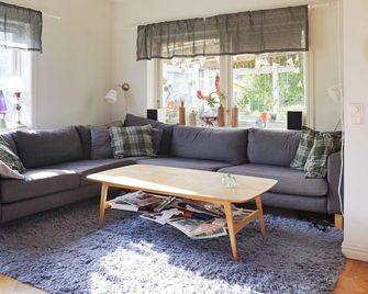 4 Star Holiday Home in Enskede-by Traum - Stockholm - Living room