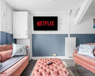 Private retreat For 3 Near City Centre - Mánchester - Sala de estar
