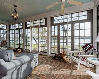 Ferry Bridge House - Easton - Living room