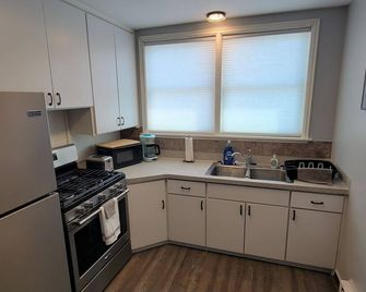 The Evie Jean Suite - Sleepy Eye - Cocina