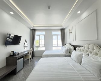 Paris Hotel - Chau Doc - Bedroom