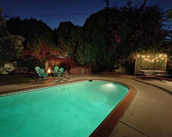 Peaceful & Beautiful! Pool, Firepit, Bbq, Central - Los Angeles - Pool