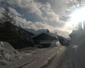 Hotel & Restaurant Perret - Mountain People - Cogne - Vista del exterior