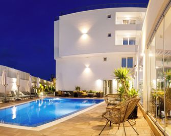 Ji Hotel - Sozopol - Pool