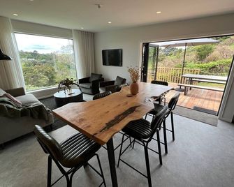 Hidden Valley Waiheke - Palm Beach - Dining room