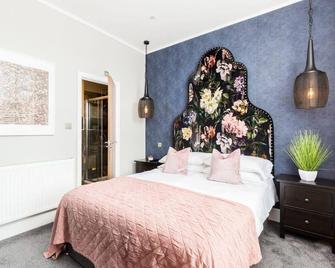 L-Spa Boutique Apartments - Stylish Regency two bedroom apartment - Warwick - Bedroom