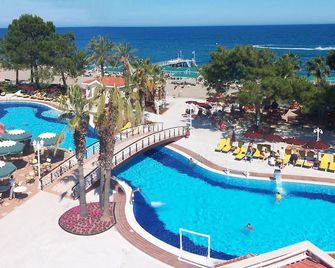 Club Boran Mare Beach - Göynük - Piscina