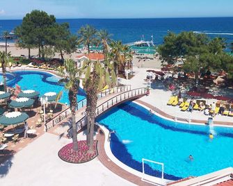 Club Boran Mare Beach - Göynük - בריכה