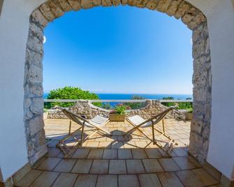 Villa Petra Leucon - Gagliano del Capo - Balcón