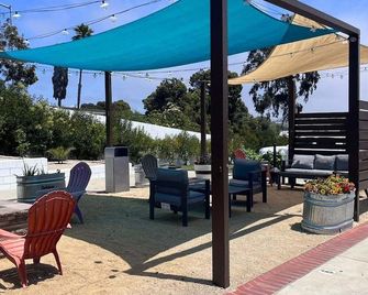 Ocean Palms Motel - Pismo Beach - Patio