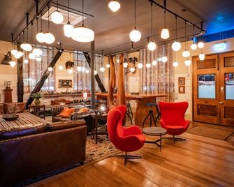 Poshtel - Oamaru - Lounge