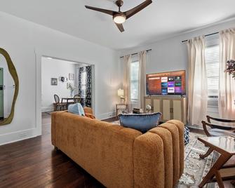 Central Apt Near Dt, Pearl, Breckenridge Park - San Antonio - Sala de estar