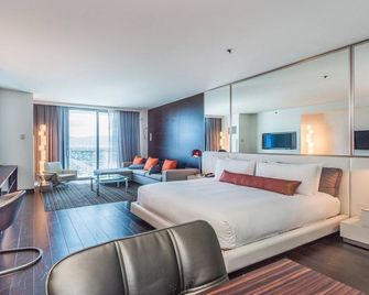 Amazing High Rise No resort fees w balcony - Las Vegas - Bedroom