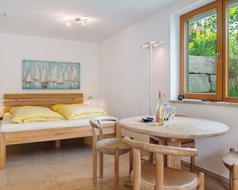 Ferienwohnungen Im Rosengarten - Bodman-Ludwigshafen - Schlafzimmer