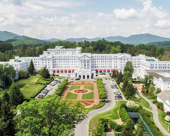 Jackson River Estate 3 dwellings on River w/ Pool sleeps 23 - Covington - Building