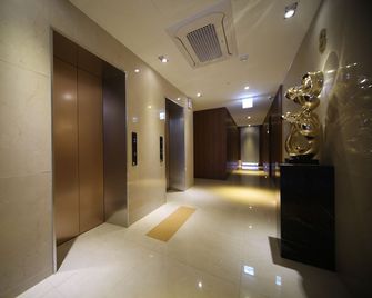 Galmea First Hotel - Guri - Hallway