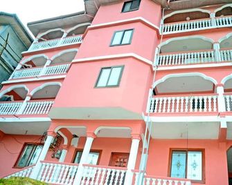 elevation lodge imatt - Freetown - Edificio